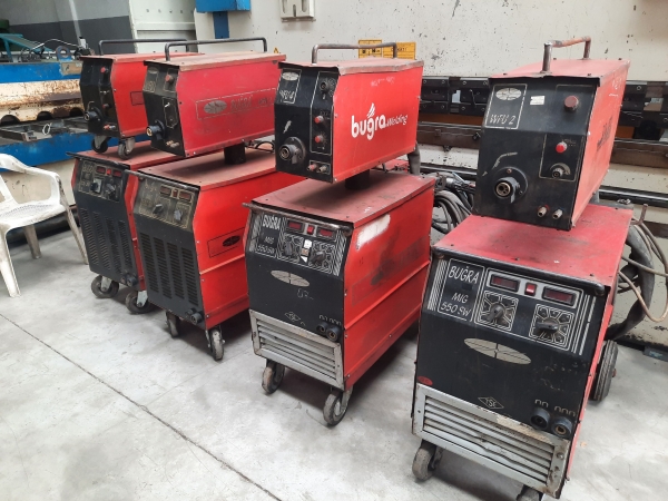 Buğra Gazaltı Kaynak Makinesi 550 amper - 3, Bakımları yapılmıştır. Çalışır durumdadır. Firmamız tarafından garantilidir. Buğra Gazaltı Kaynak Makinesi 550 amper - 3, Bakımları yapılmıştır. Çalışır durumdadır. Firmamız tarafından garantilidir.