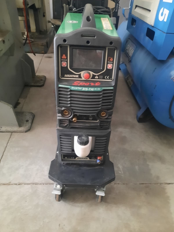 Askaynak Tig Kaynak Makinası 315 ac-dc, Bakımları yapılmıştır. Çalışır durumdadır. Firmamız tarafından garantilidir. Askaynak Tig Kaynak Makinası 315 ac-dc, Bakımları yapılmıştır. Çalışır durumdadır. Firmamız tarafından garantilidir.