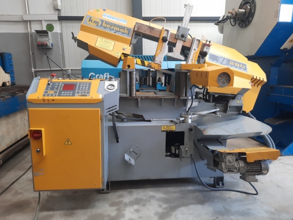 Kesmak Şerit Testere Tezgahı KME DG 280 Otomatik Zavyeli 2023 Model, Sehpaları Mevcut, Bakımları yapılmıştır. Çalışır durumdadır. Firmamız tarafından garantilidir. Kesmak Şerit Testere Tezgahı KME DG 280 Otomatik Zavyeli 2023 Model, Sehpaları Mevcut, Bakımları yapılmıştır. Çalışır durumdadır. Firmamız tarafından garantilidir.