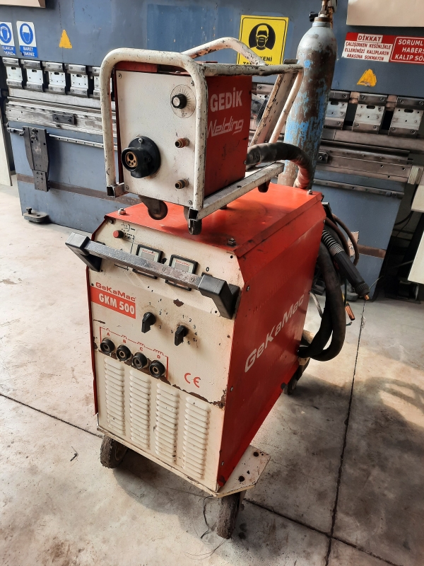 Gedik Gazaltı Kaynak Makinesi 500 AMPER, Bakımları yapılmıştır. Çalışır durumdadır. Firmamız tarafından garantilidir.