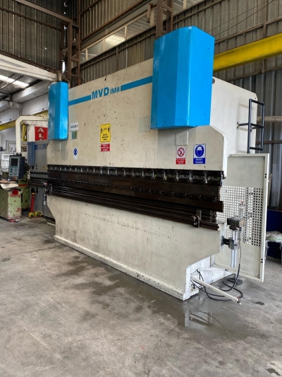 Mvd İnanlar Abkant 4 metre 260 ton 4 eksen Delem 66, Bakımları yapılmıştır. Çalışır durumdadır. Firmamız tarafından garantilidir.